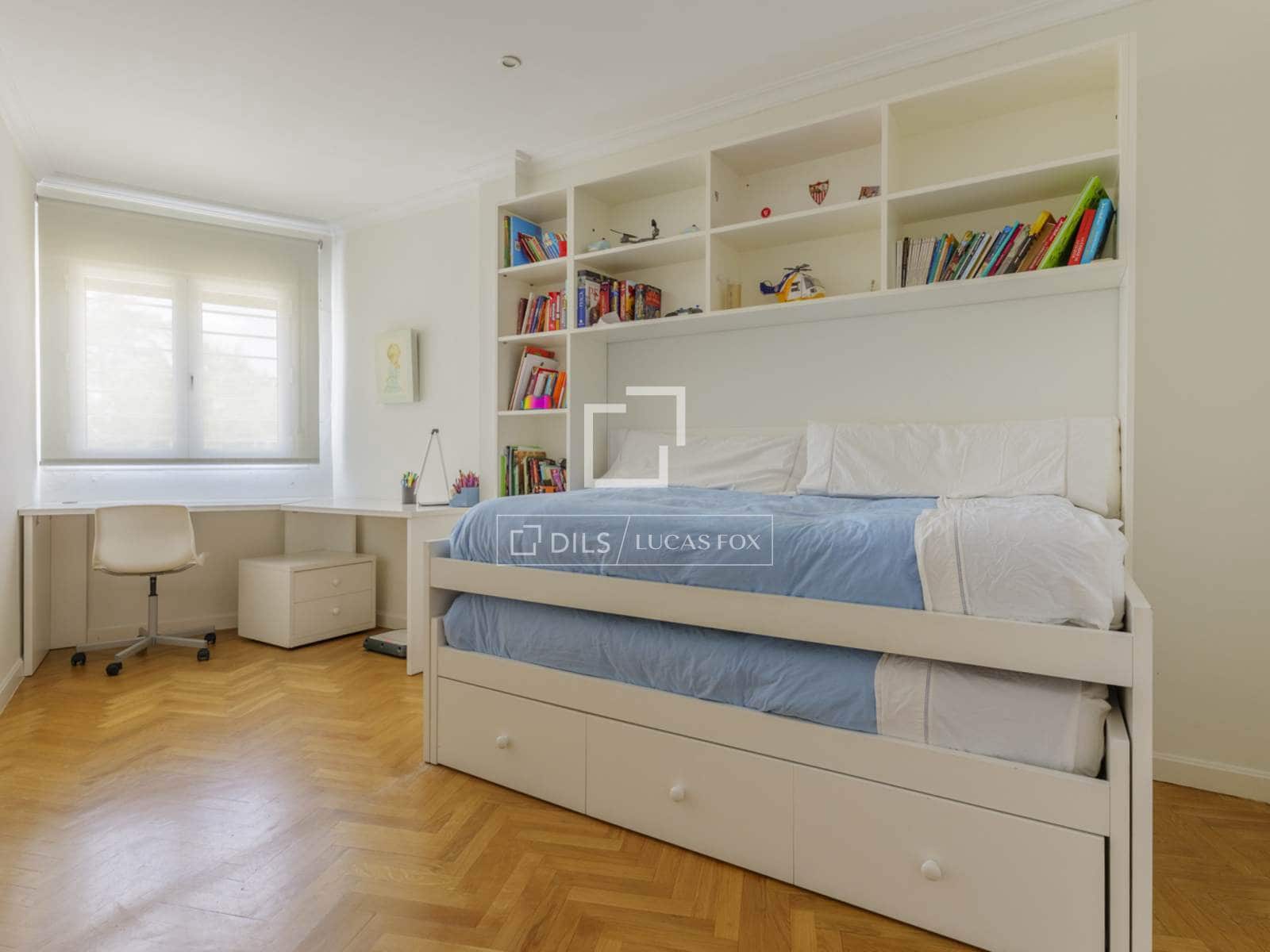5 bedroom Villa for sale in Pozuelo de Alarcon with pool - € 1,345,000 (Ref: 9839974)