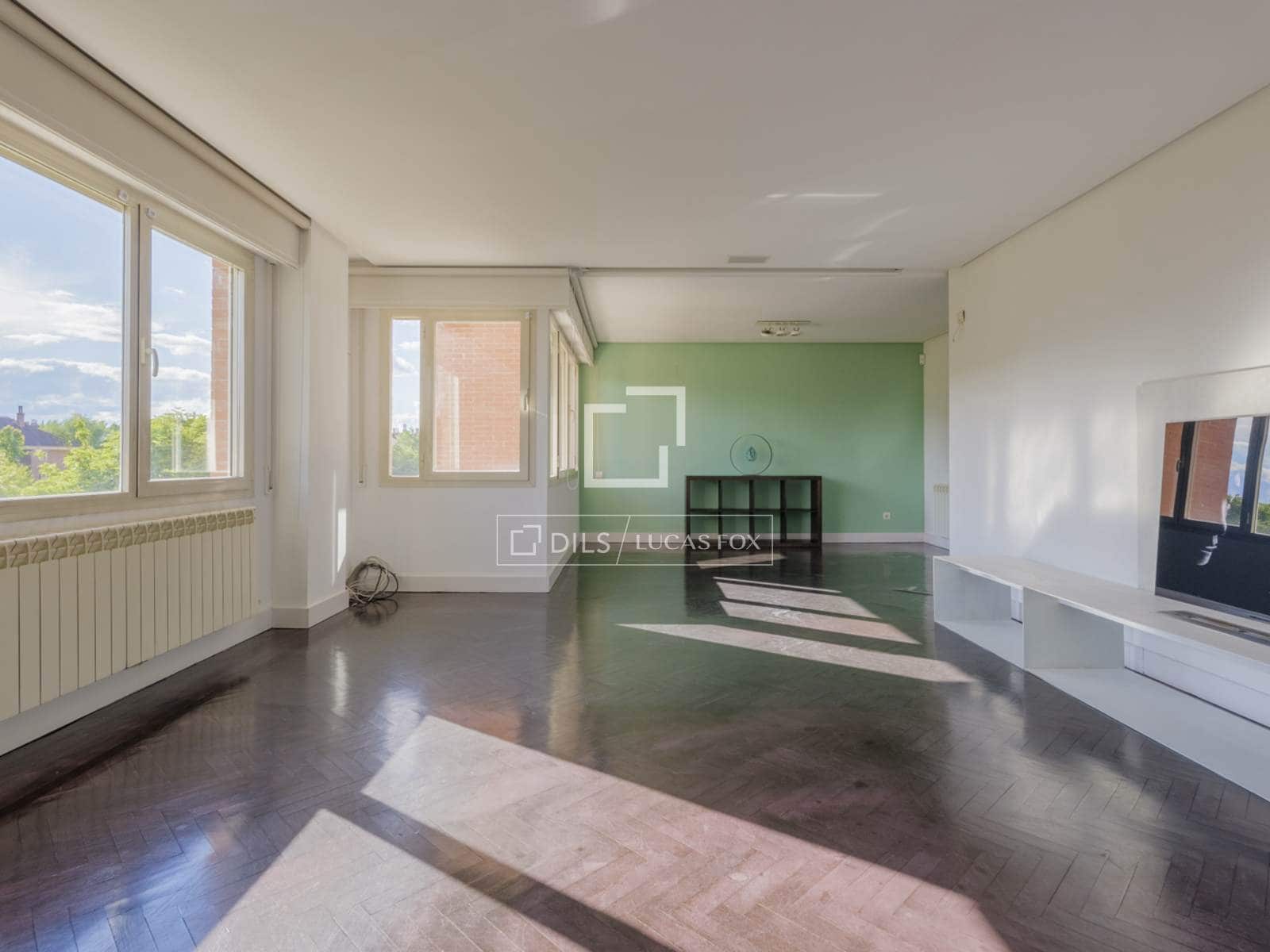 5 sovrum Takvåning till salu i Madrid stad med pool garage - 1 890 000 € (Ref: 9840654)