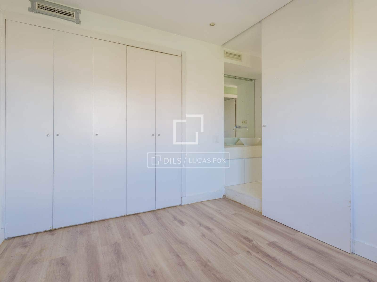5 sovrum Takvåning till salu i Madrid stad med pool garage - 1 890 000 € (Ref: 9840654)