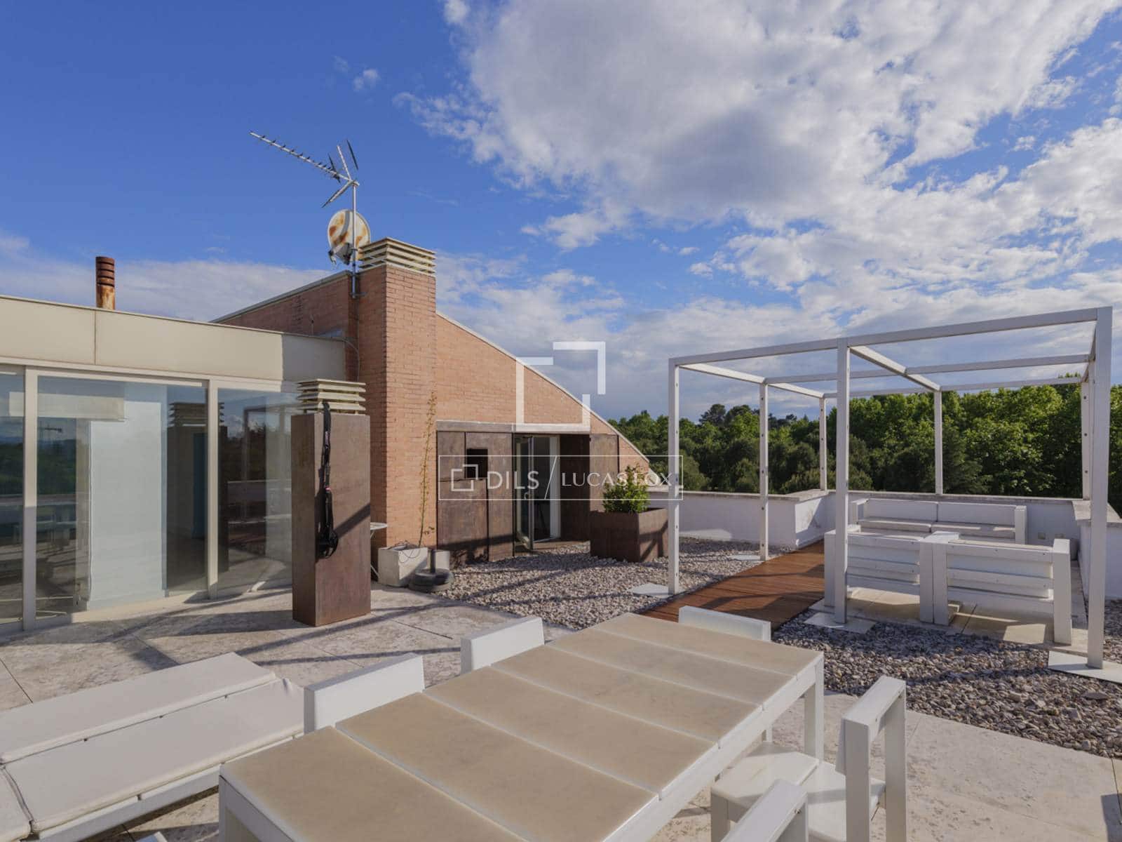 5 sovrum Takvåning till salu i Madrid stad med pool garage - 1 890 000 € (Ref: 9840654)