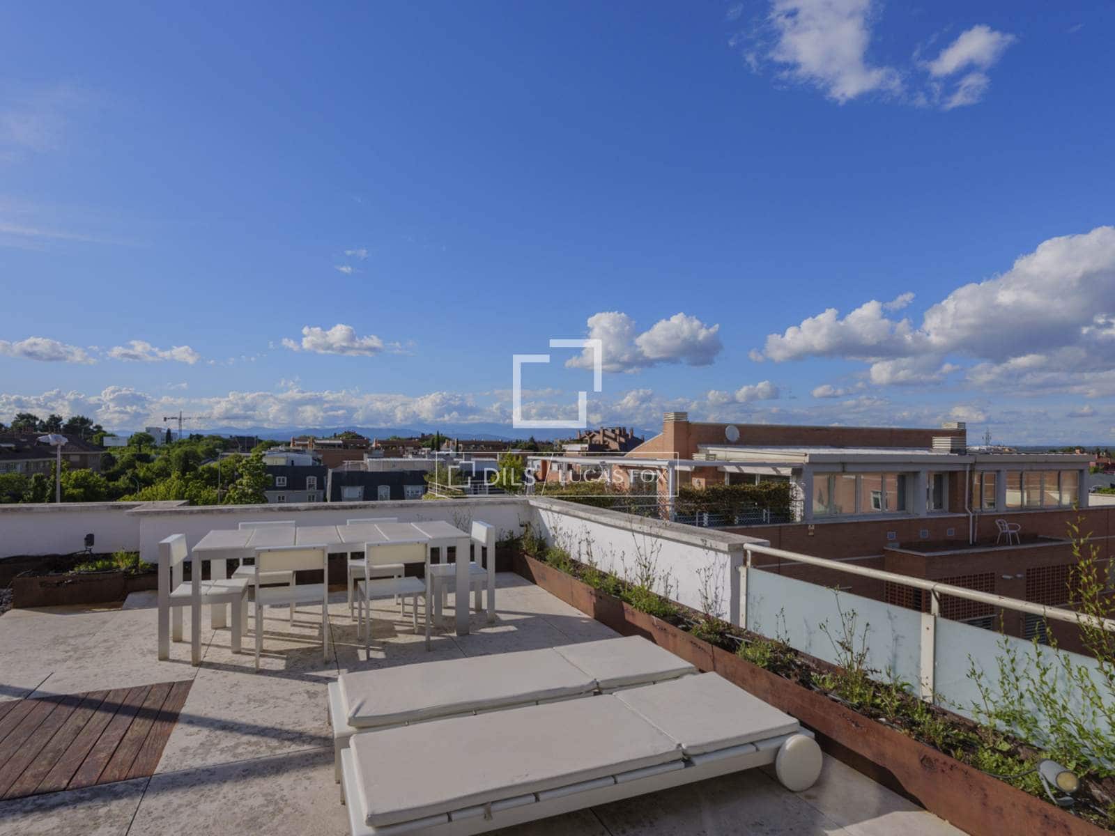 5 sovrum Takvåning till salu i Madrid stad med pool garage - 1 890 000 € (Ref: 9840654)
