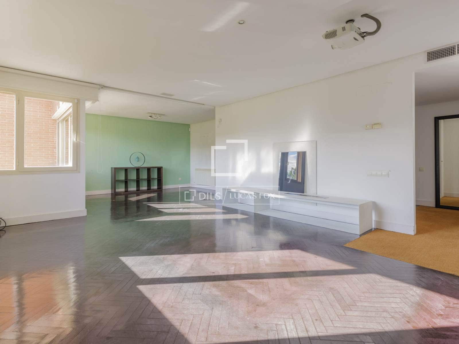 5 sovrum Takvåning till salu i Madrid stad med pool garage - 1 890 000 € (Ref: 9840654)