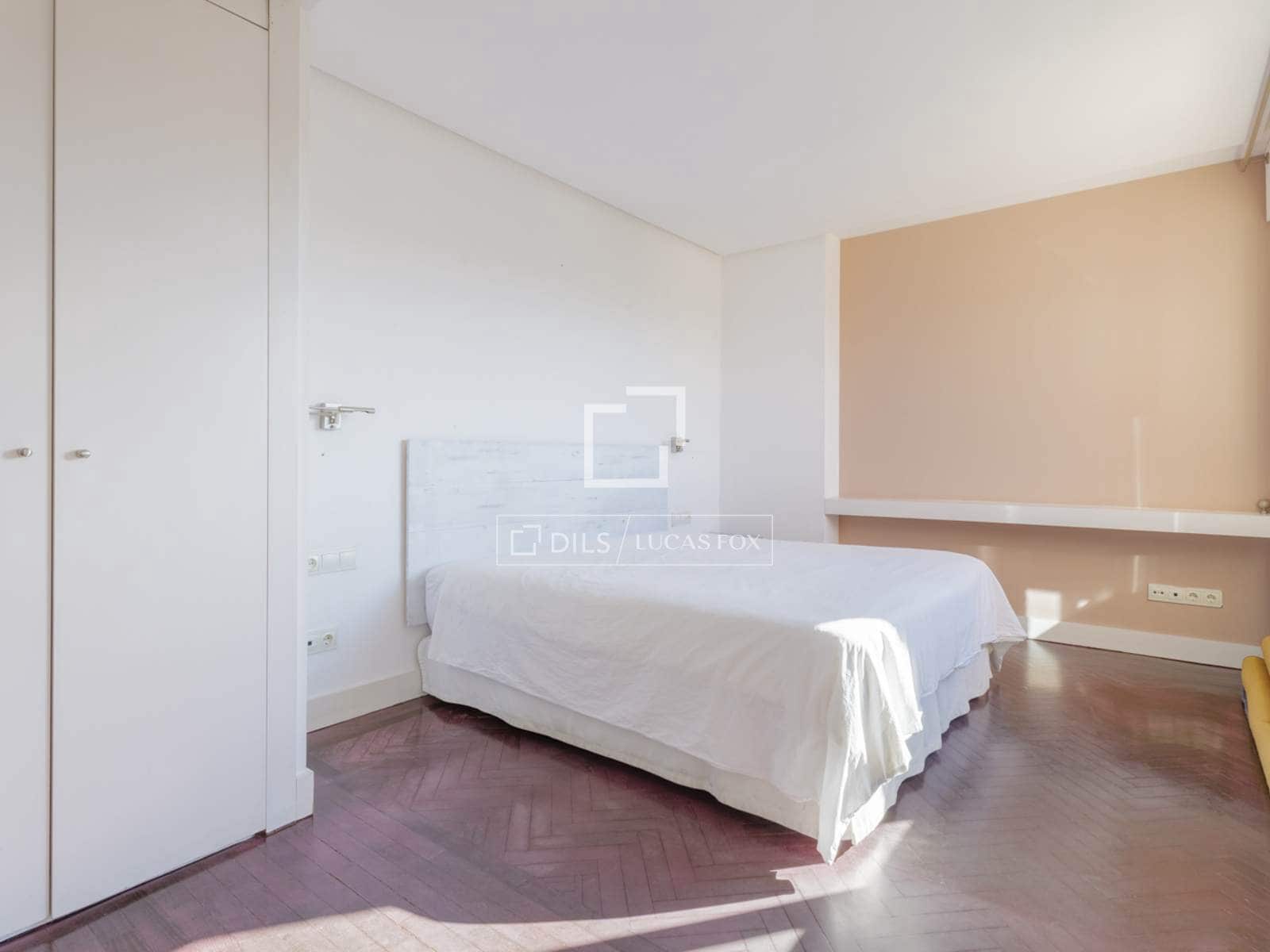5 sovrum Takvåning till salu i Madrid stad med pool garage - 1 890 000 € (Ref: 9840654)