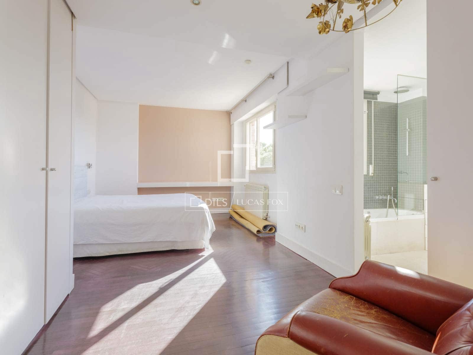 5 sovrum Takvåning till salu i Madrid stad med pool garage - 1 890 000 € (Ref: 9840654)