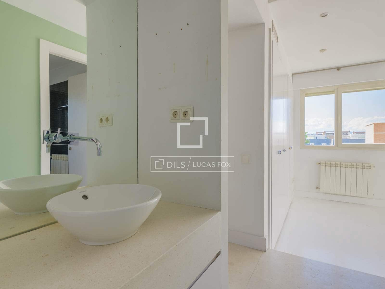 5 sovrum Takvåning till salu i Madrid stad med pool garage - 1 890 000 € (Ref: 9840654)