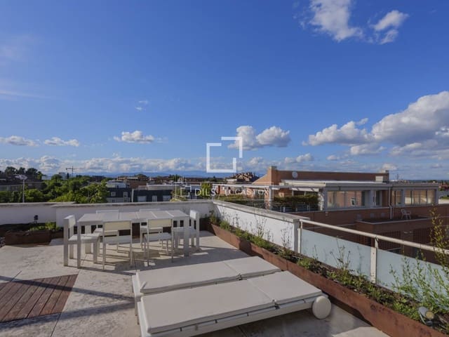 5 chambre Penthouse à vendre à Madrid ville avec piscine garage - 1 850 000 € (Ref: 9840654)
