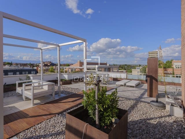 5 chambre Penthouse à vendre à Madrid ville avec piscine garage - 1 850 000 € (Ref: 9840654)
