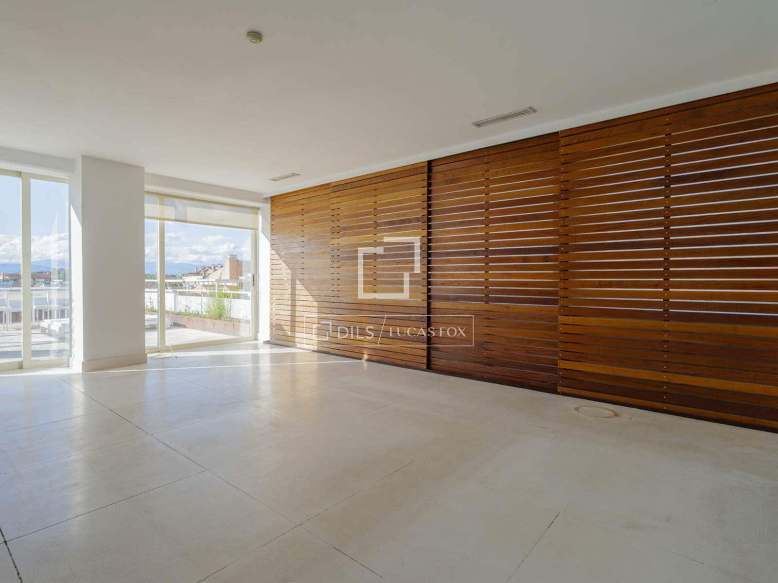5 sovrum Takvåning till salu i Madrid stad med pool garage - 1 890 000 € (Ref: 9840654)