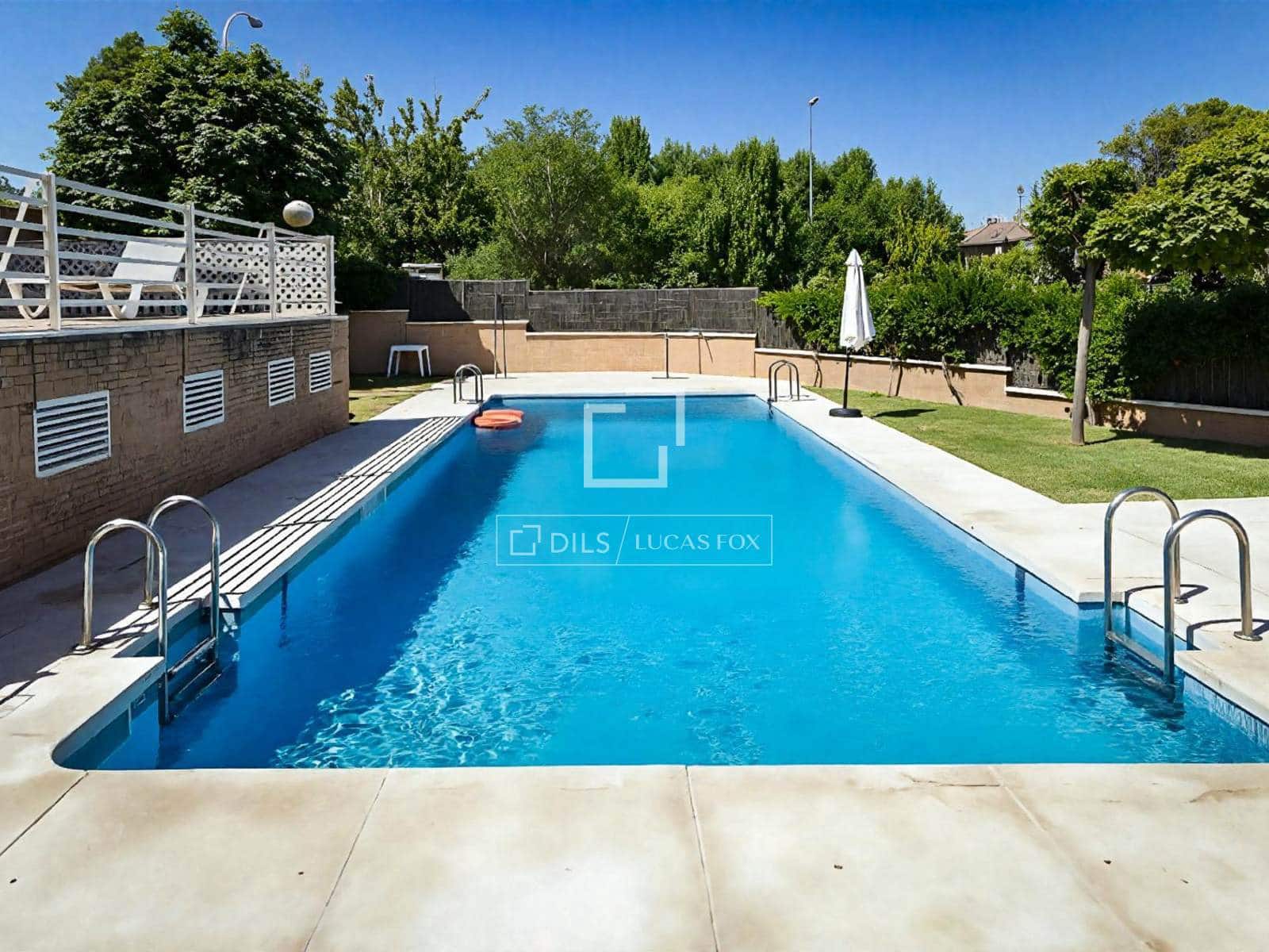 5 sovrum Takvåning till salu i Madrid stad med pool garage - 1 890 000 € (Ref: 9840654)