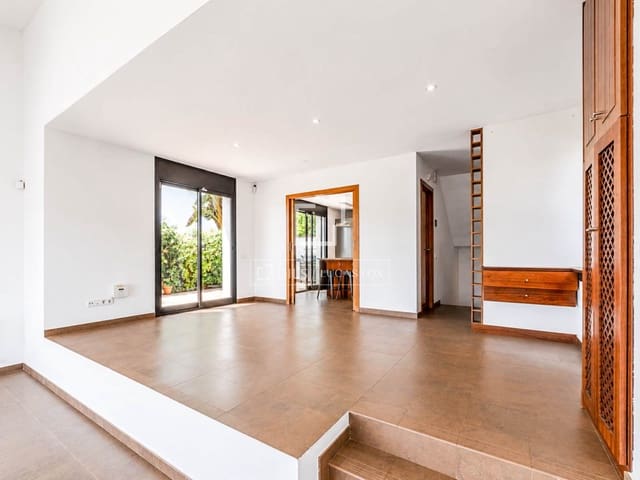 Chalet de 4 habitaciones en Sant Pere de Ribes en venta con piscina garaje - 1.250.000 € (Ref: 9841092)