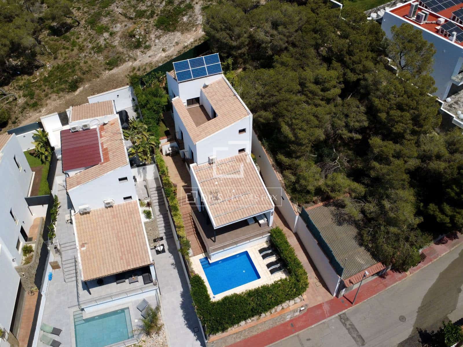4 soveværelse Villa til salg i Sitges med swimmingpool garage - € 1.195.000 (Ref: 9841092)