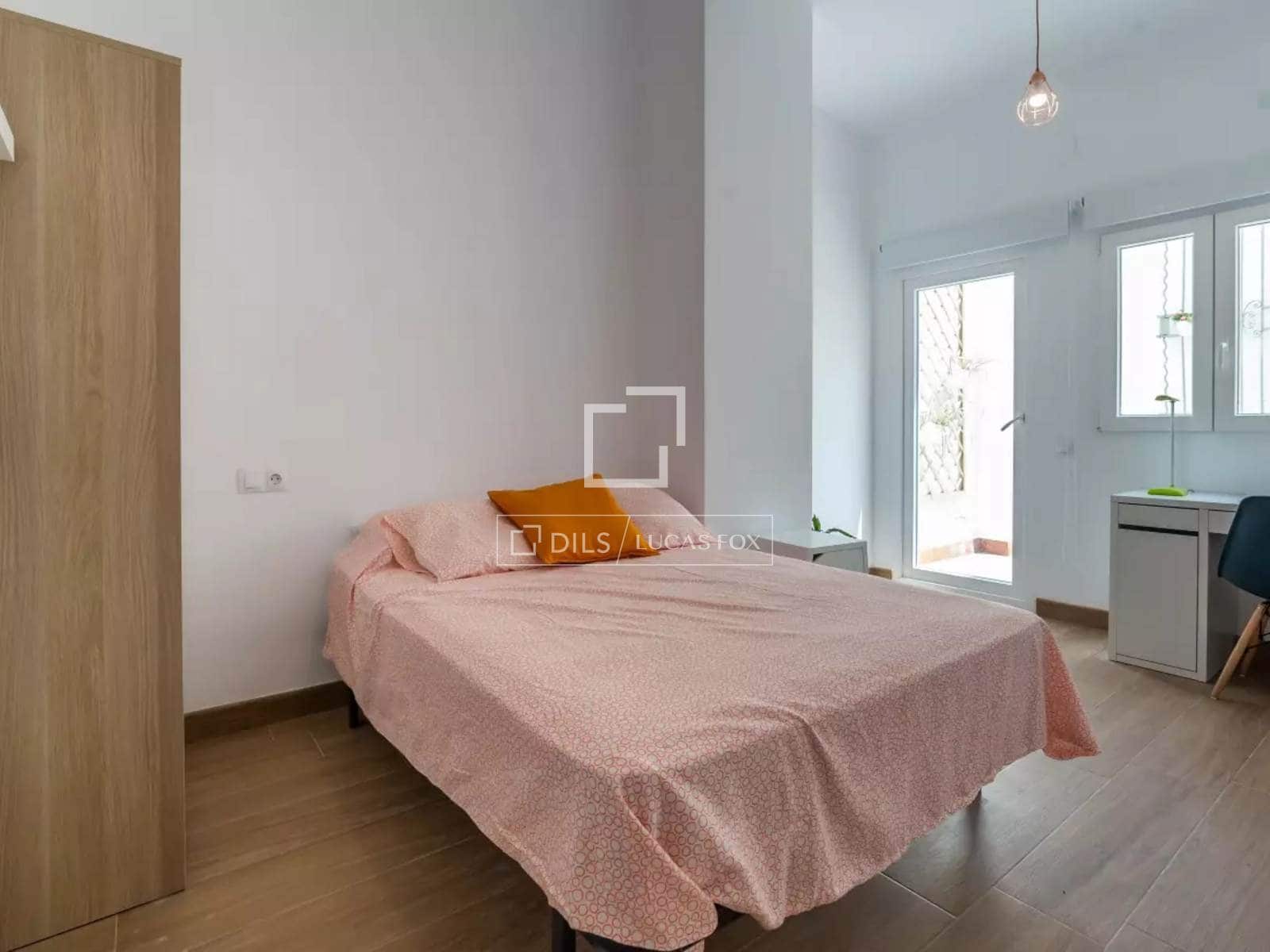 6 bedroom Apartment for sale in Valencia city - € 690,000 (Ref: 9841537)