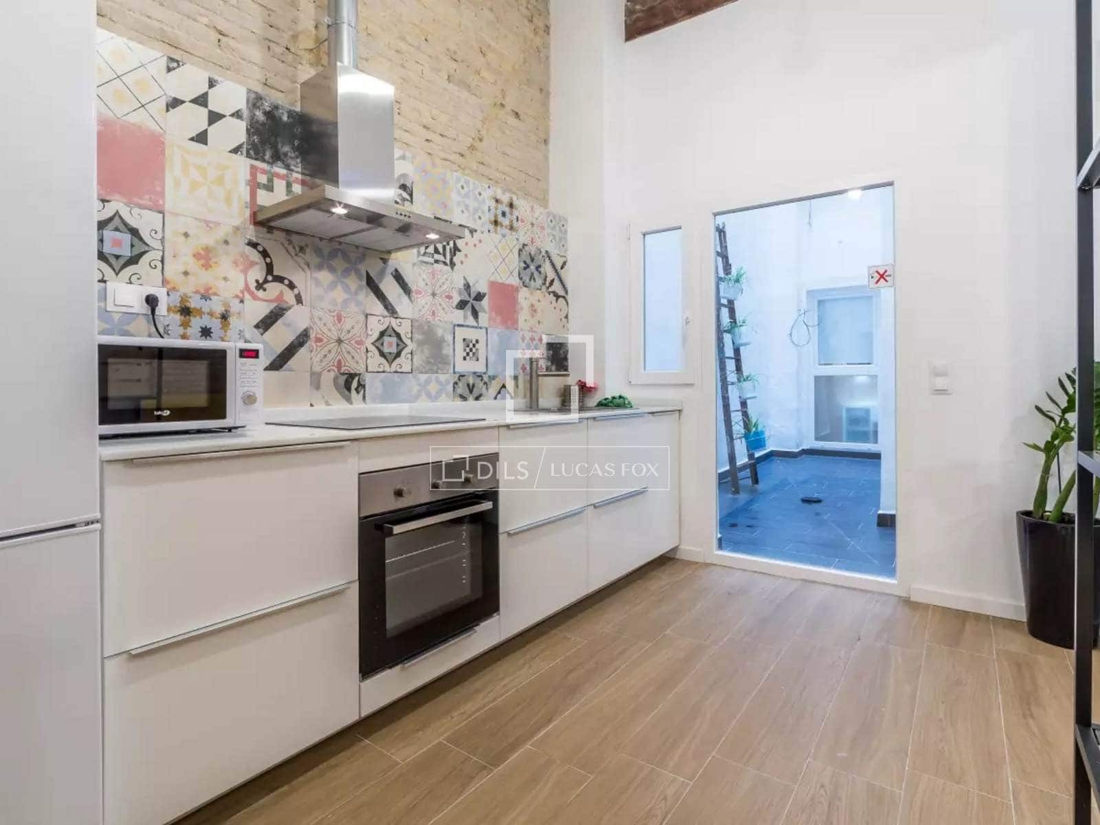6 bedroom Apartment for sale in Valencia city - € 690,000 (Ref: 9841537)