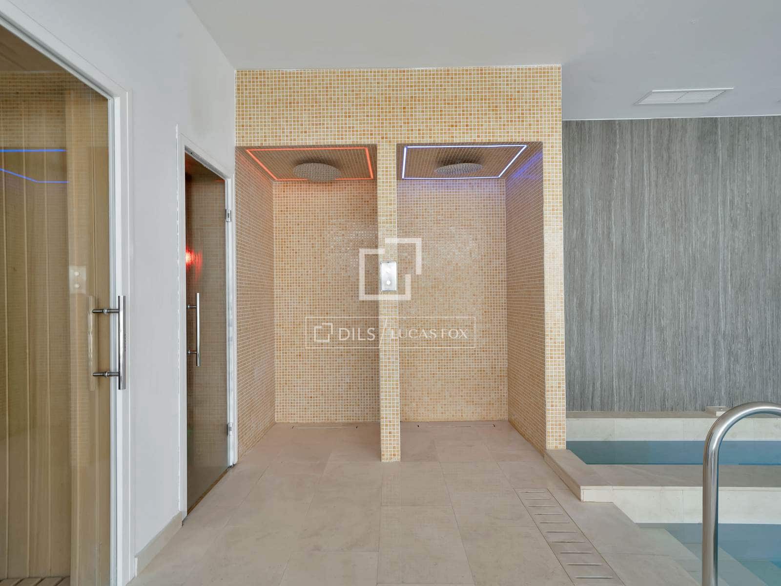 3 sypialnia Apartament na sprzedaż w Marbella z basenem garażem - 850 000 € (Ref: 9841538)