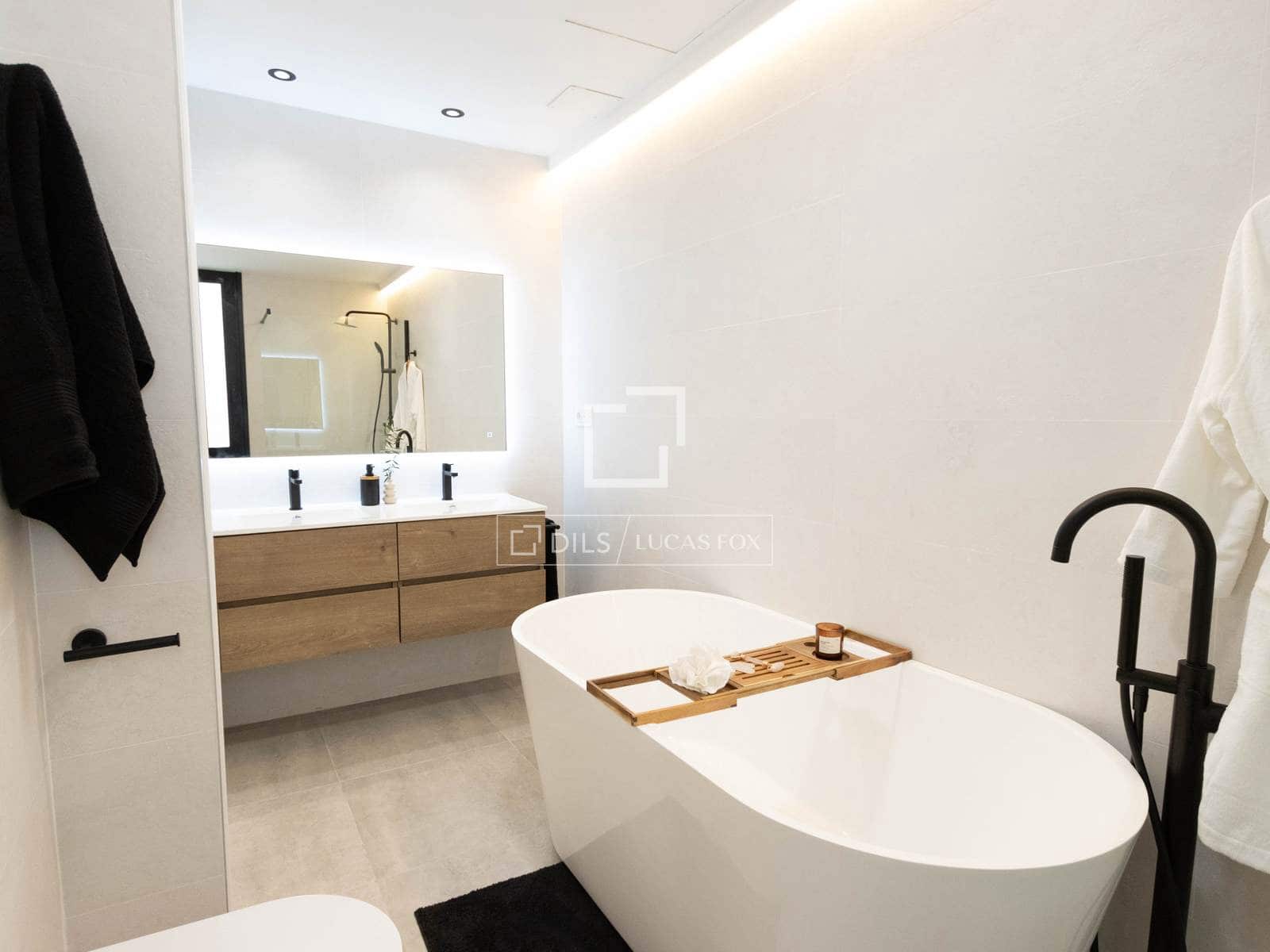4 bedroom Apartment for sale in Valencia city - € 1,200,000 (Ref: 9841540)