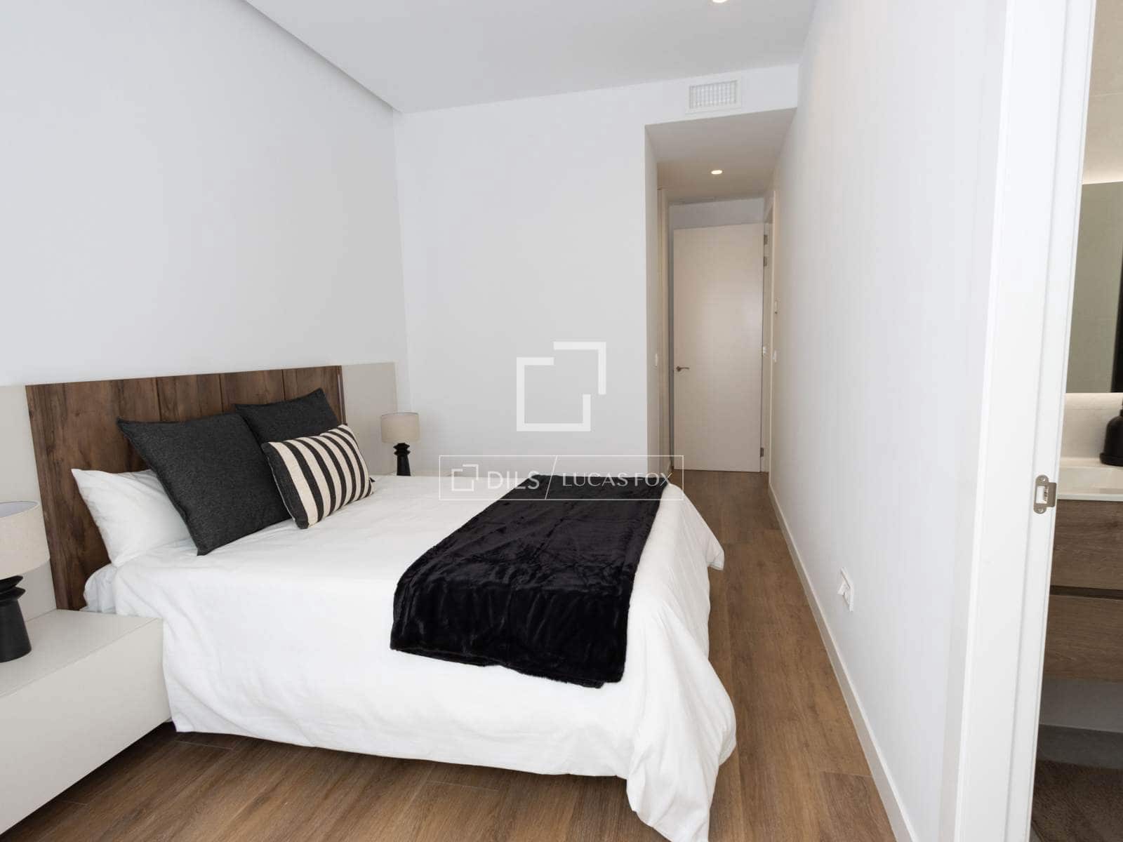 4 bedroom Apartment for sale in Valencia city - € 1,200,000 (Ref: 9841540)