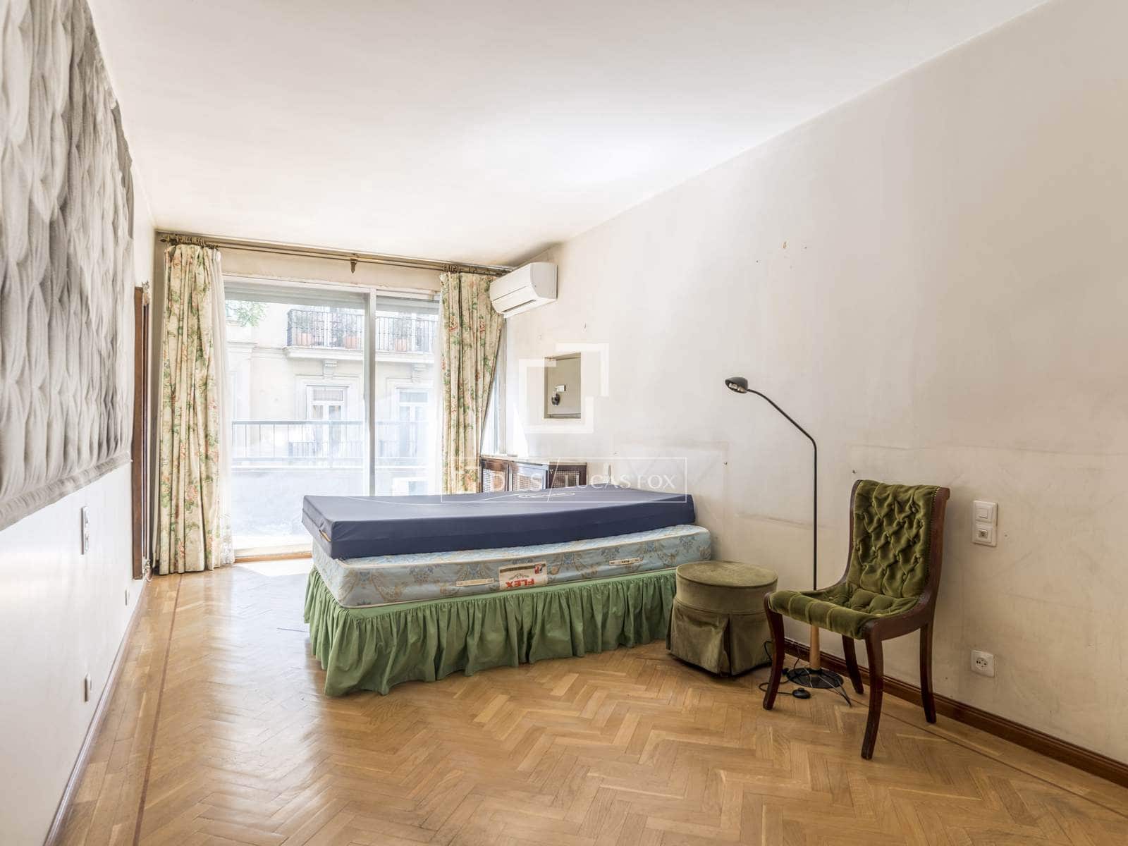 4 bedroom Apartment for sale in Madrid city with pool garage - € 2,650,000 (Ref: 9841706)
