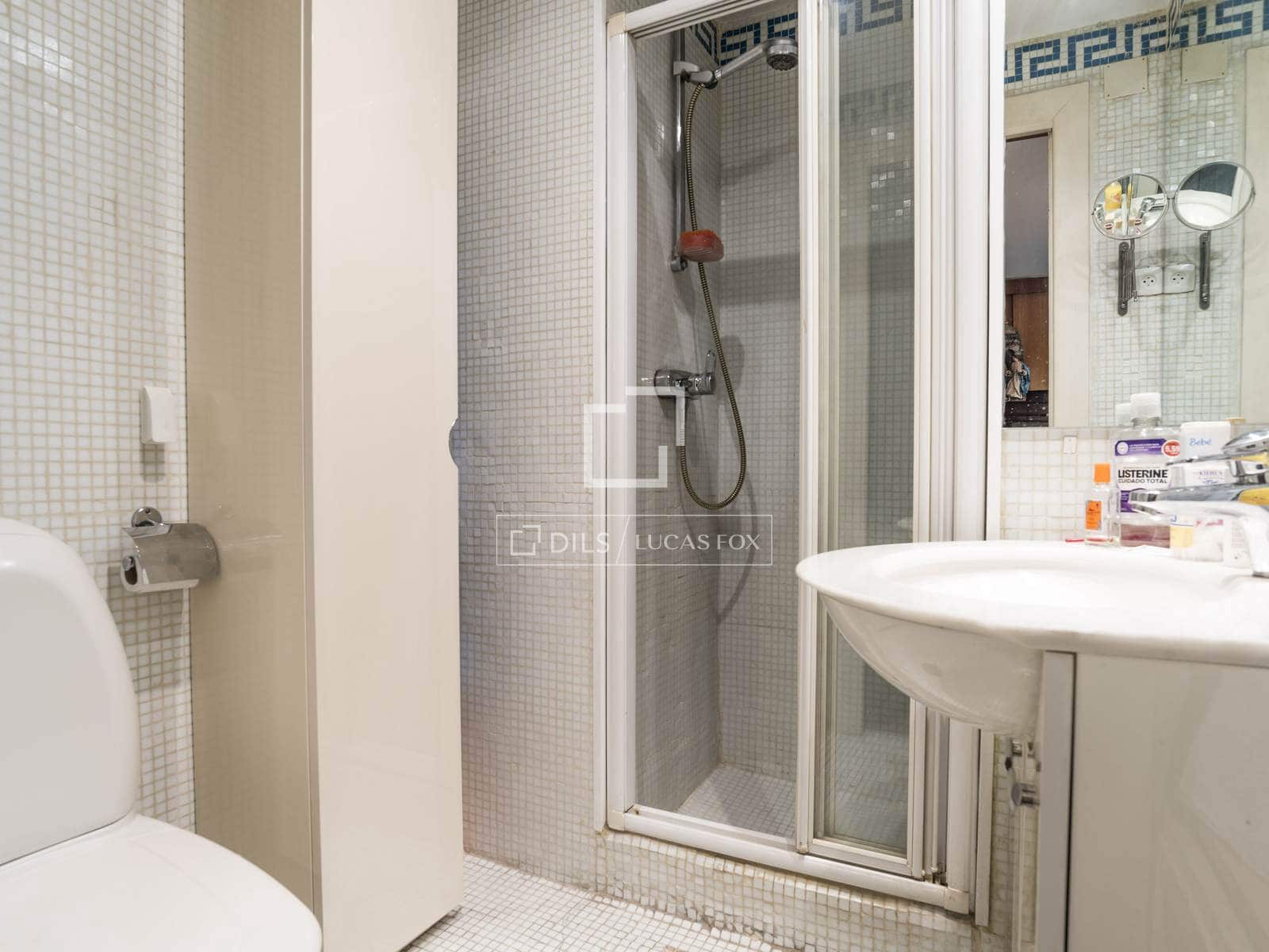 4 bedroom Apartment for sale in Madrid city with pool garage - € 2,650,000 (Ref: 9841706)