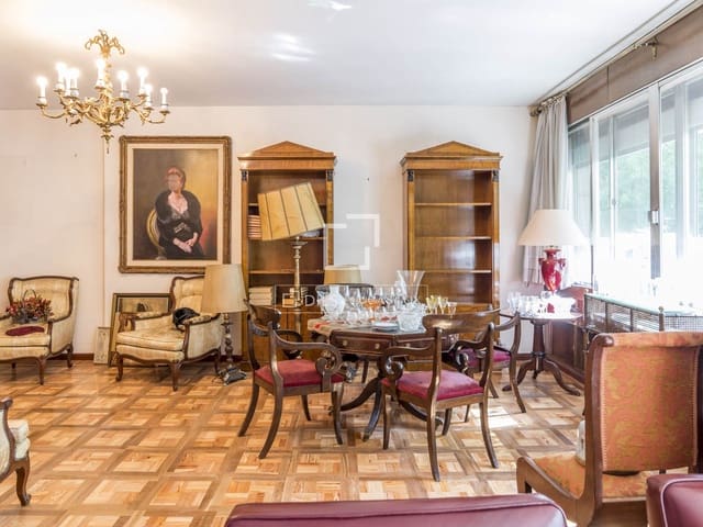 4 sypialnia Apartament na sprzedaż w Almagro, Miasto Madryt z basenem garażem - 2 650 000 € (Ref: 9841706)