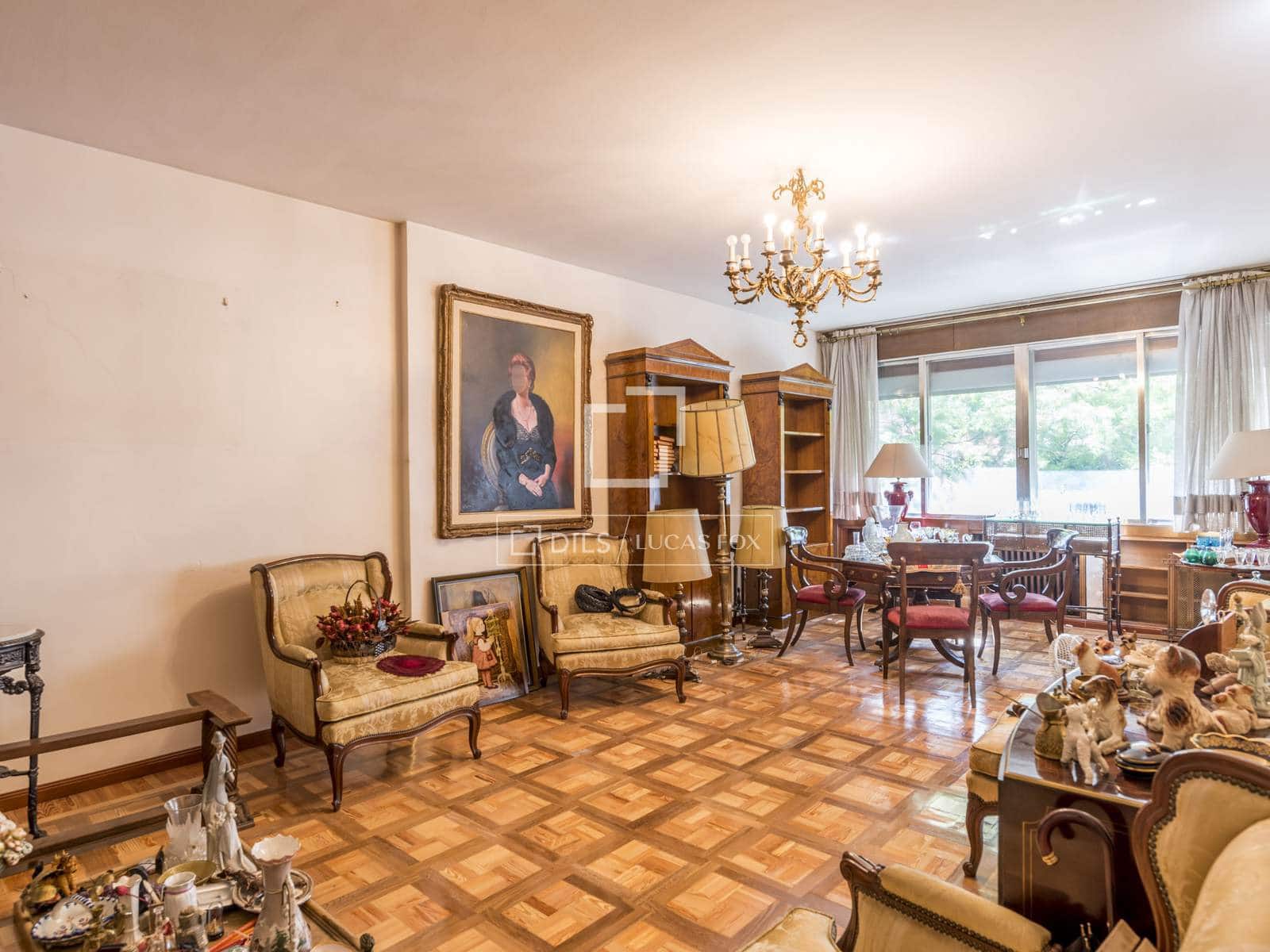 4 bedroom Apartment for sale in Madrid city with pool garage - € 2,650,000 (Ref: 9841706)