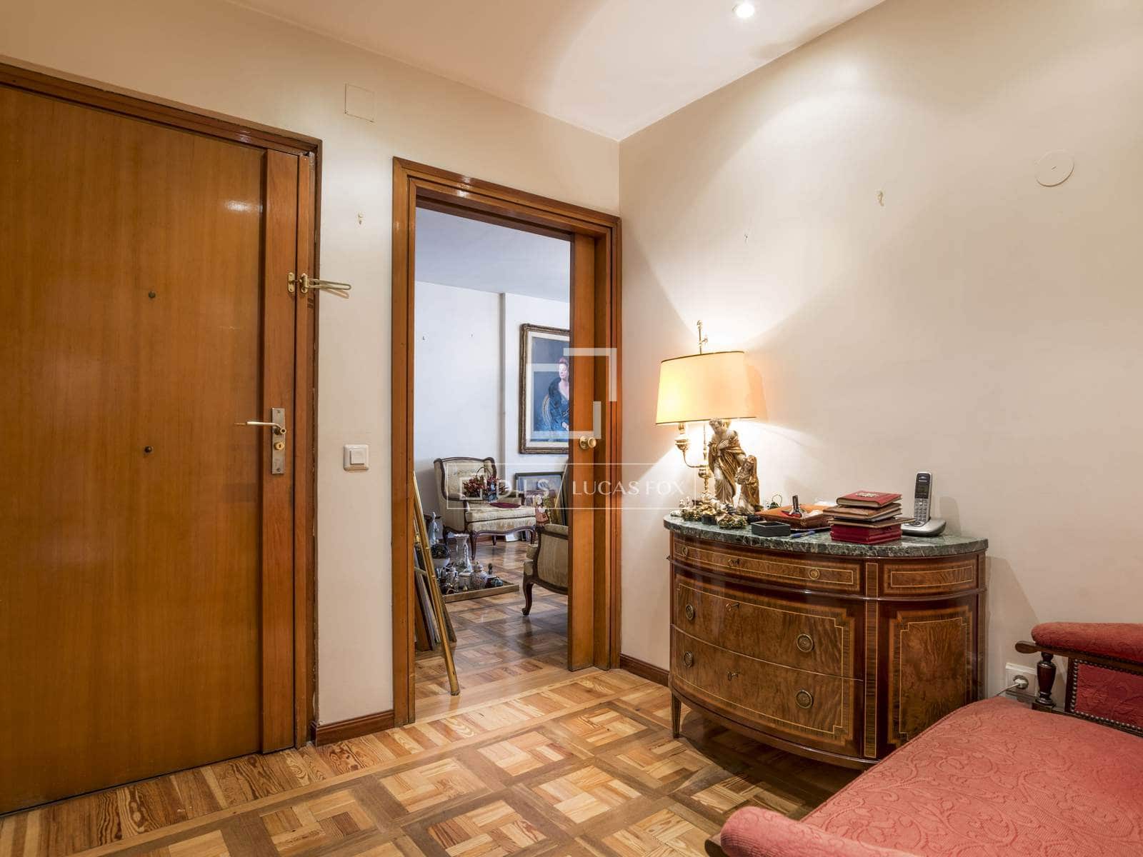 4 bedroom Apartment for sale in Madrid city with pool garage - € 2,650,000 (Ref: 9841706)