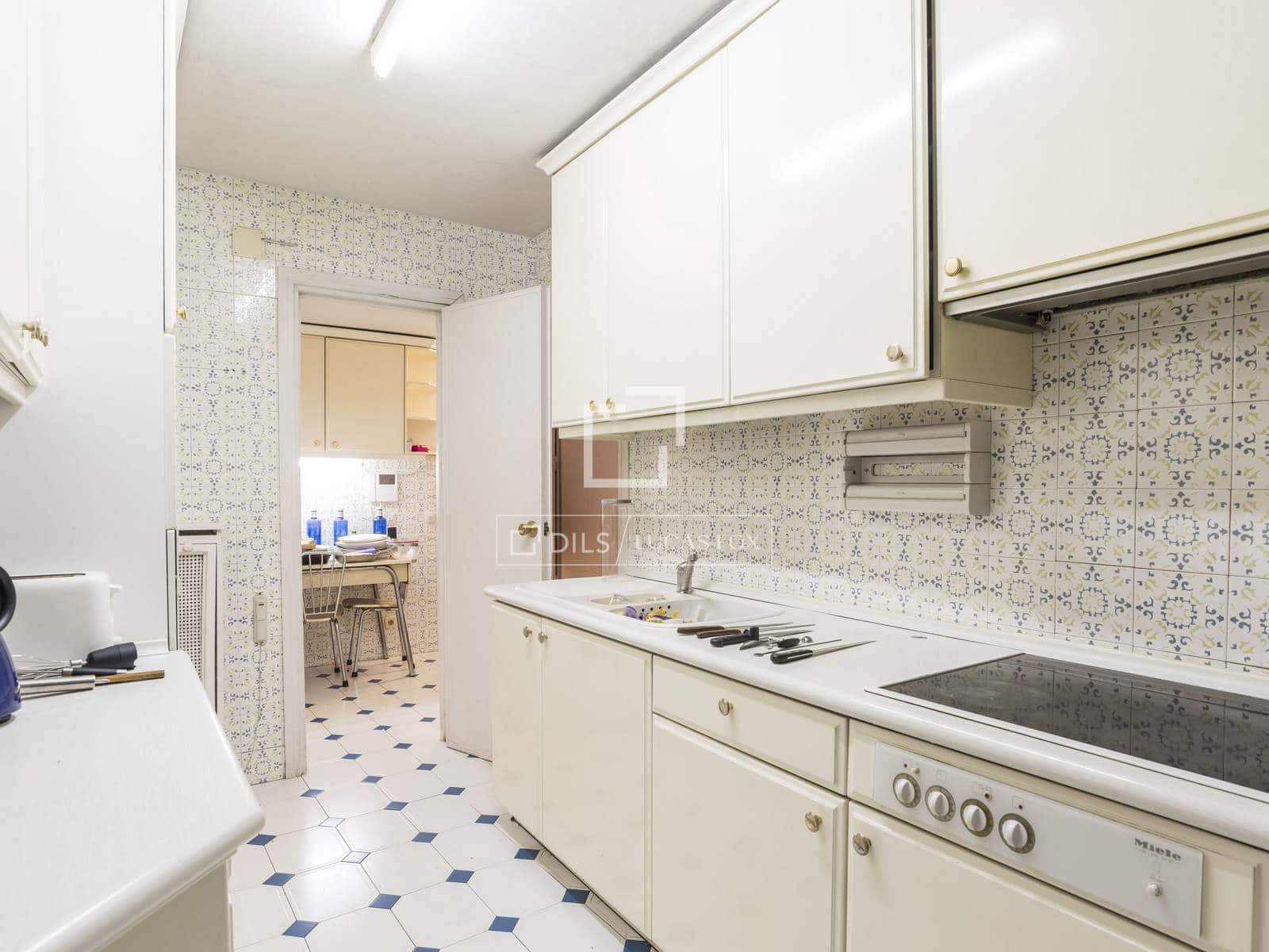4 bedroom Apartment for sale in Madrid city with pool garage - € 2,650,000 (Ref: 9841706)