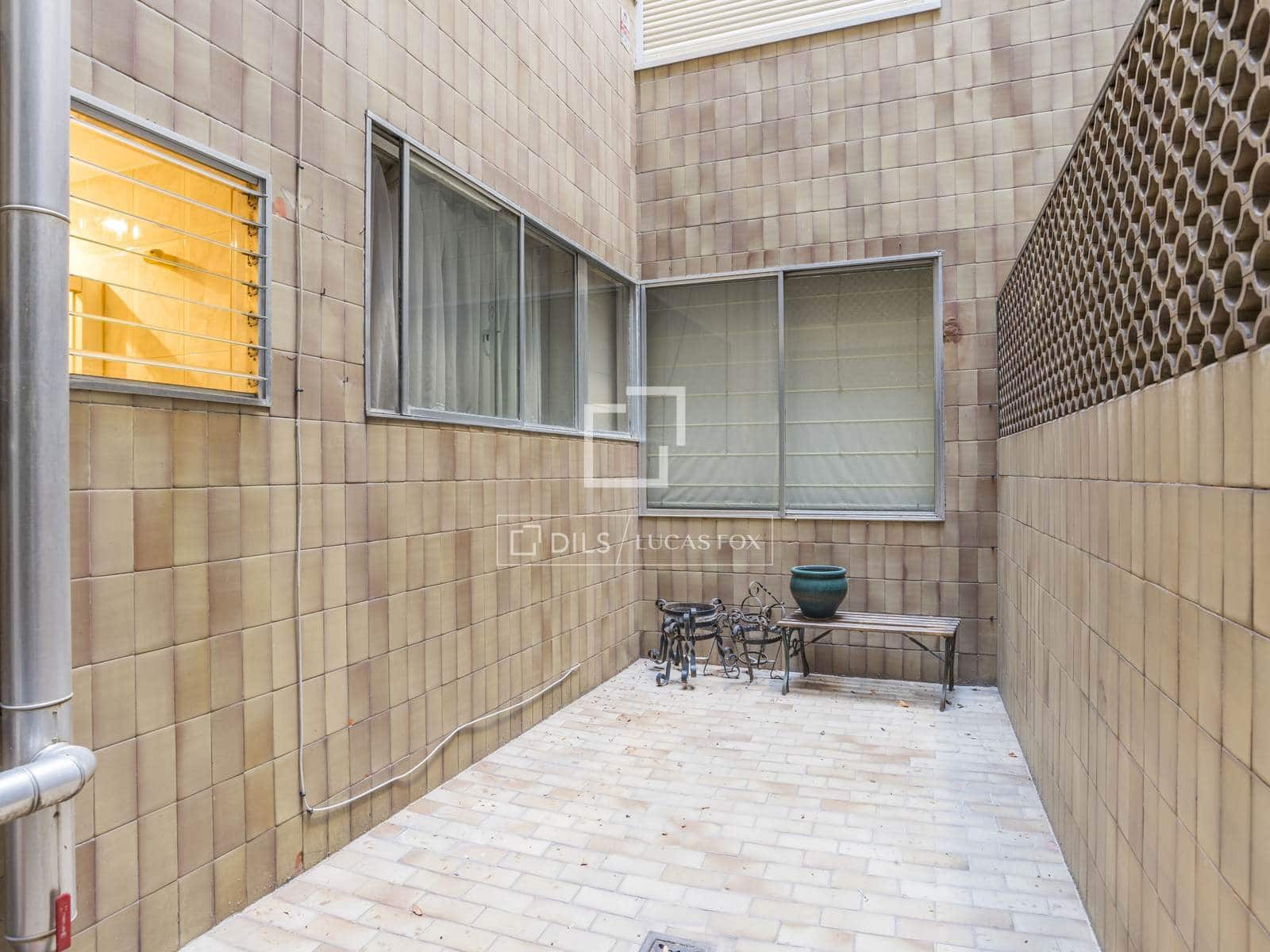 4 bedroom Apartment for sale in Madrid city with pool garage - € 2,650,000 (Ref: 9841706)