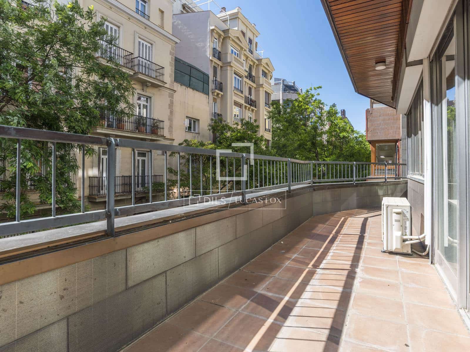 4 bedroom Apartment for sale in Madrid city with pool garage - € 2,650,000 (Ref: 9841706)