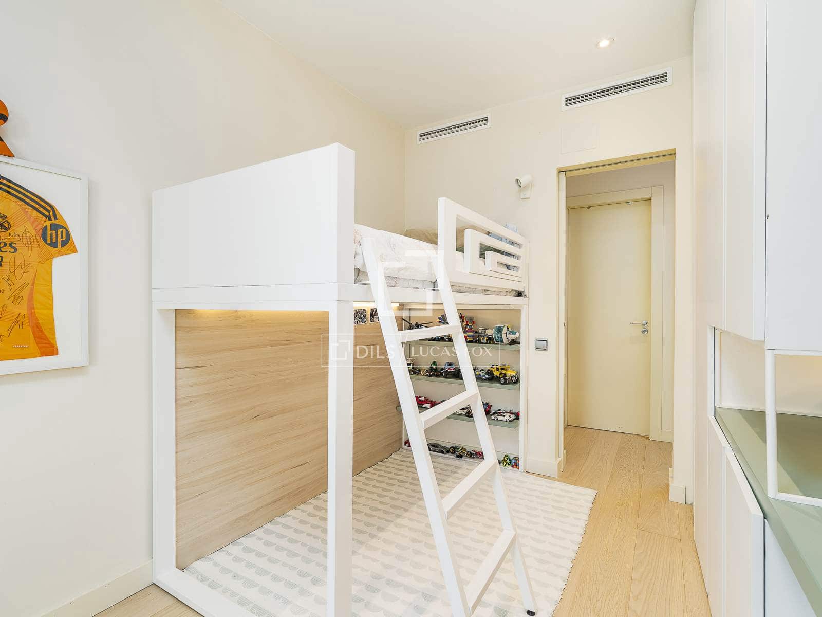 2 slaapkamer Appartement te koop in Barcelona stad met garage - € 1.080.000 (Ref: 9841707)