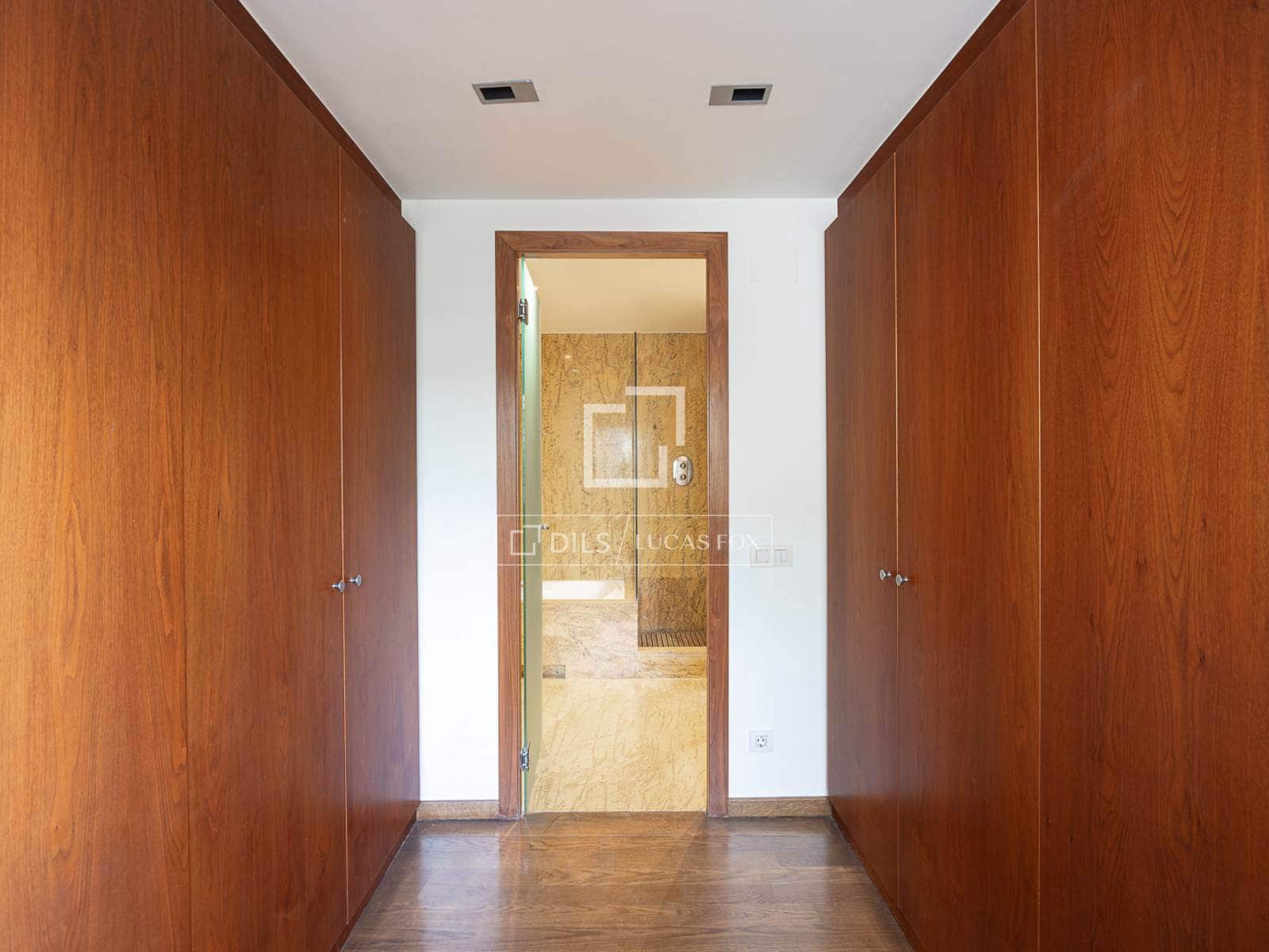 6 soveværelse Villa til salg i Barcelona by med garage - € 1.790.000 (Ref: 9841708)