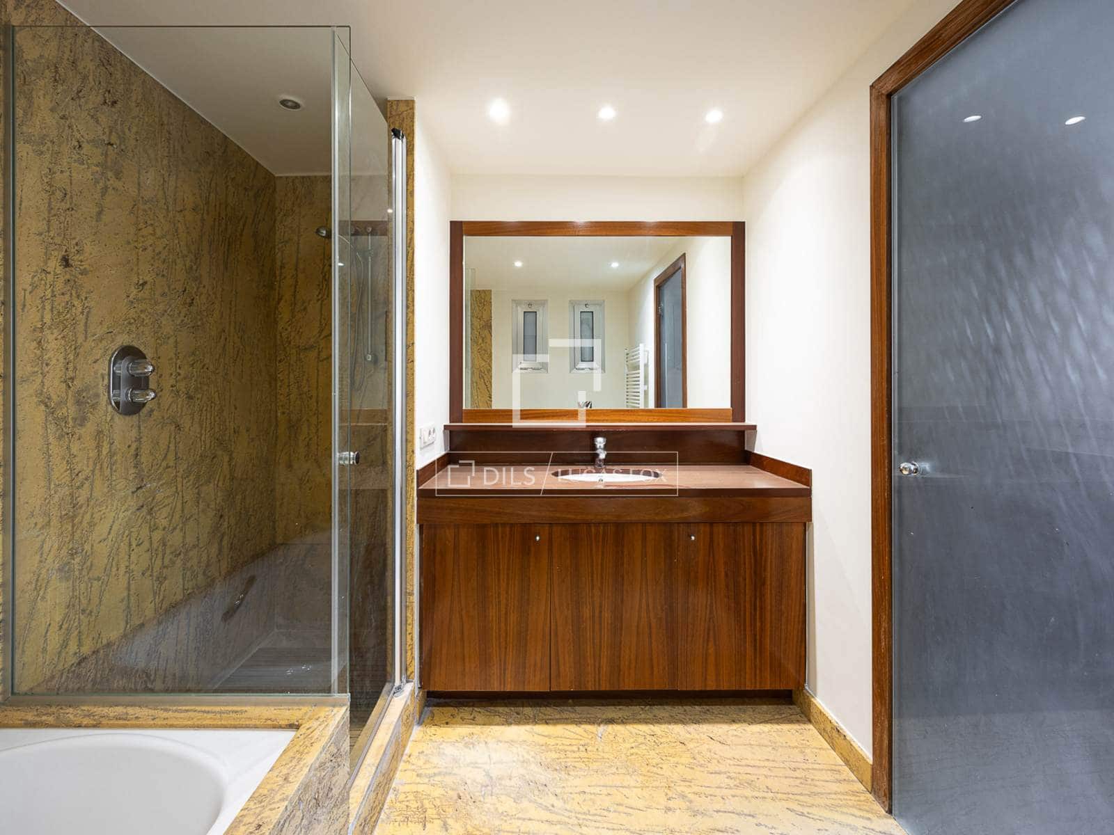 6 soveværelse Villa til salg i Barcelona by med garage - € 1.790.000 (Ref: 9841708)