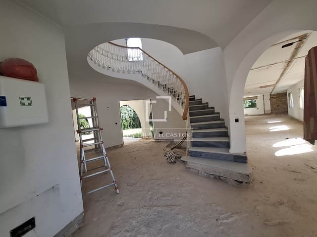 5 bedroom Villa for sale in Marbella with pool garage - € 2,990,000 (Ref: 9841709)