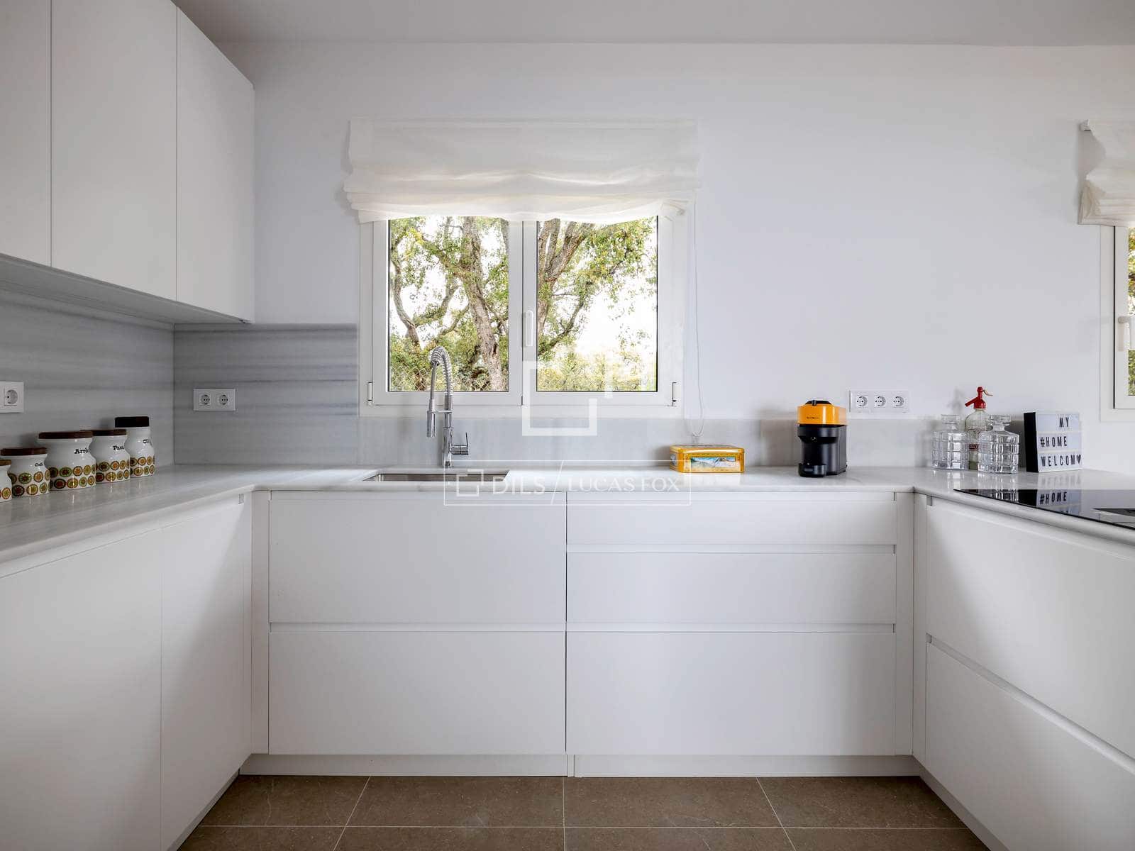 4 soveværelse Villa til salg i Sant Cebria de Vallalta - € 795.000 (Ref: 9841710)