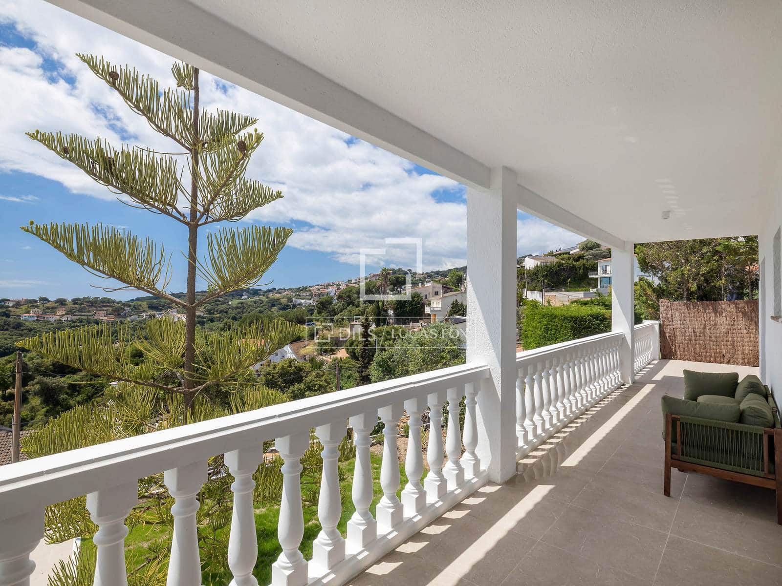 4 soveværelse Villa til salg i Sant Cebria de Vallalta - € 795.000 (Ref: 9841710)