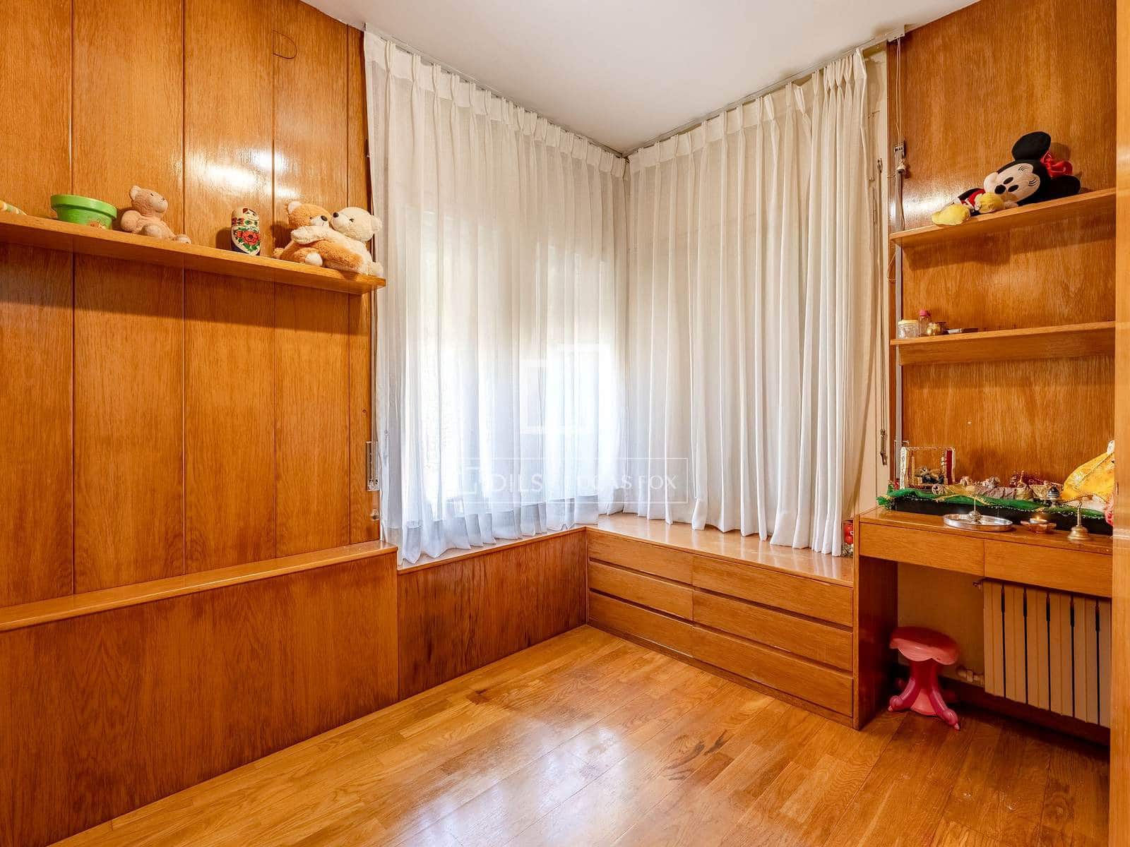 5 slaapkamer Villa te koop in Sant Just Desvern met garage - € 1.250.000 (Ref: 9841711)