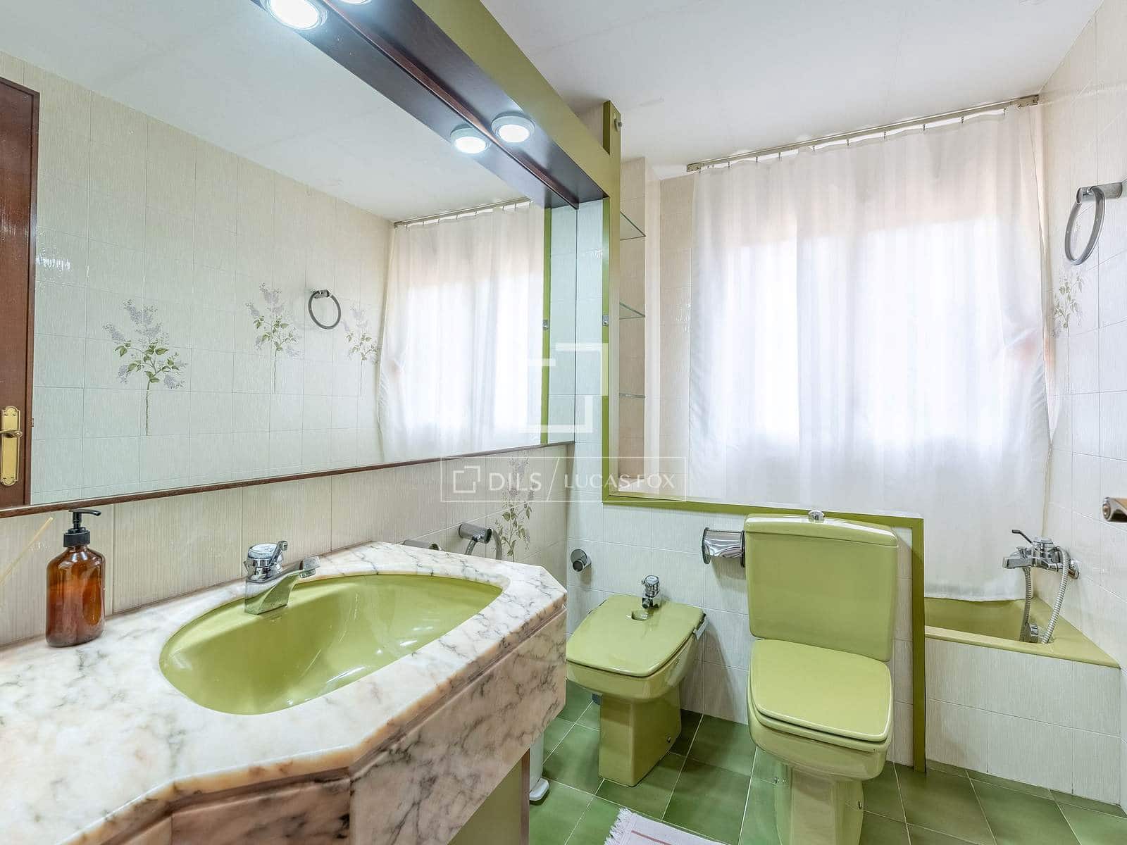 5 slaapkamer Villa te koop in Sant Just Desvern met garage - € 1.250.000 (Ref: 9841711)