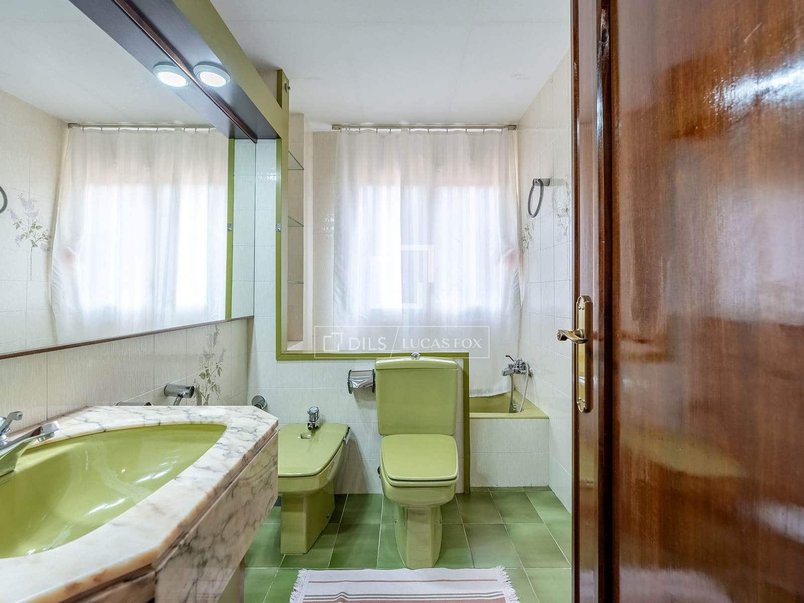 5 slaapkamer Villa te koop in Sant Just Desvern met garage - € 1.250.000 (Ref: 9841711)