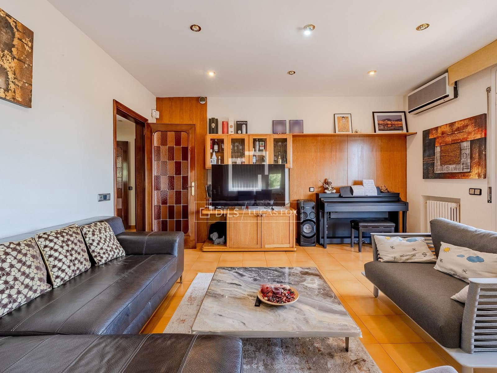 5 slaapkamer Villa te koop in Sant Just Desvern met garage - € 1.250.000 (Ref: 9841711)