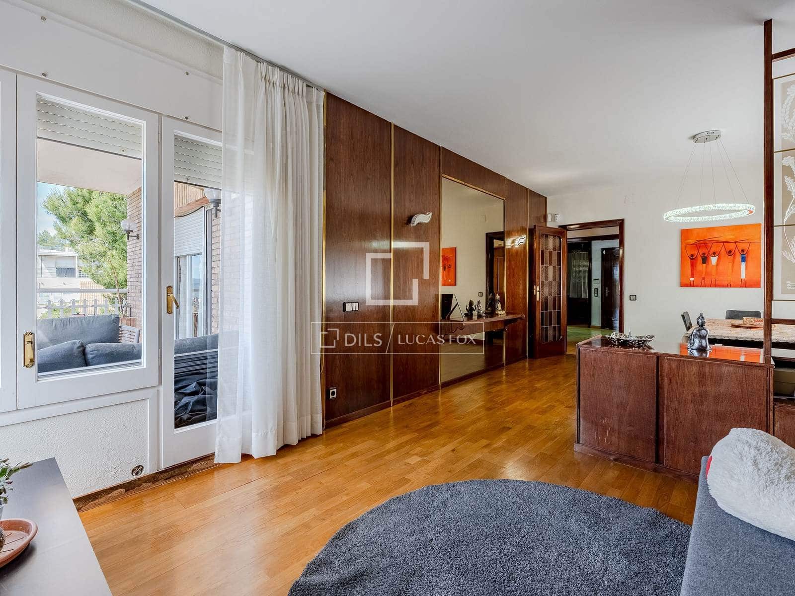 5 slaapkamer Villa te koop in Sant Just Desvern met garage - € 1.250.000 (Ref: 9841711)