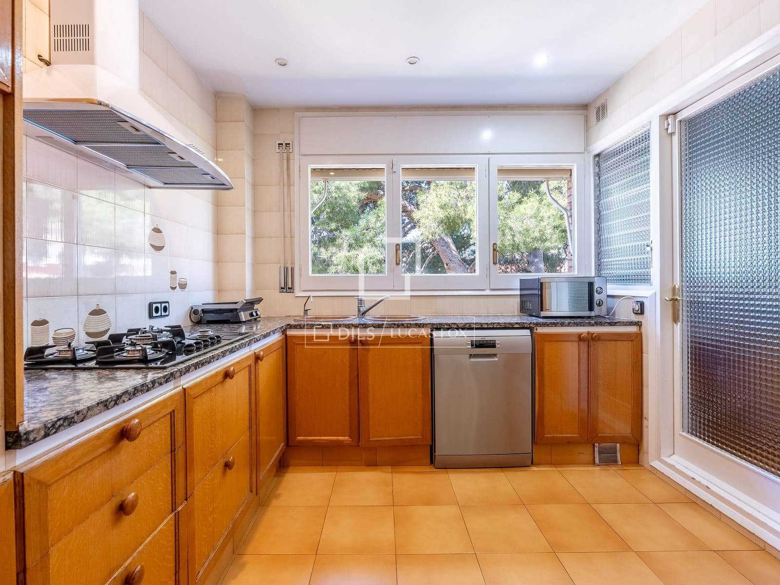 5 slaapkamer Villa te koop in Sant Just Desvern met garage - € 1.250.000 (Ref: 9841711)