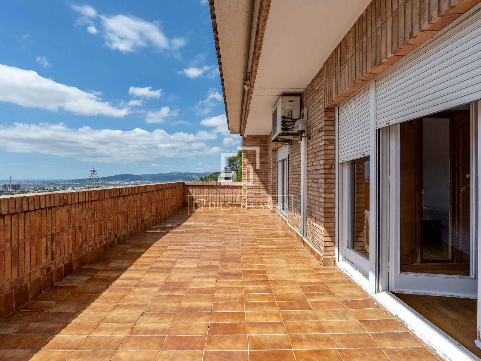 5 slaapkamer Villa te koop in Sant Just Desvern met garage - € 1.250.000 (Ref: 9841711)