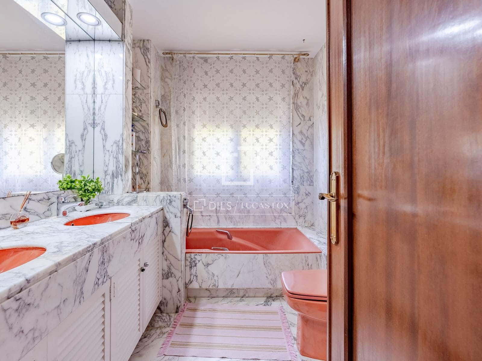 5 slaapkamer Villa te koop in Sant Just Desvern met garage - € 1.250.000 (Ref: 9841711)