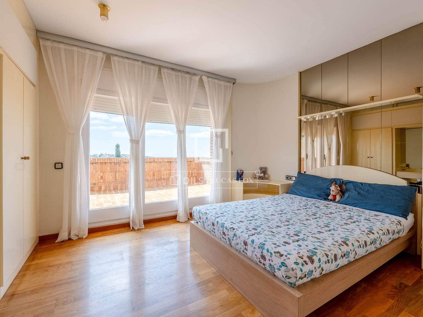 5 slaapkamer Villa te koop in Sant Just Desvern met garage - € 1.250.000 (Ref: 9841711)