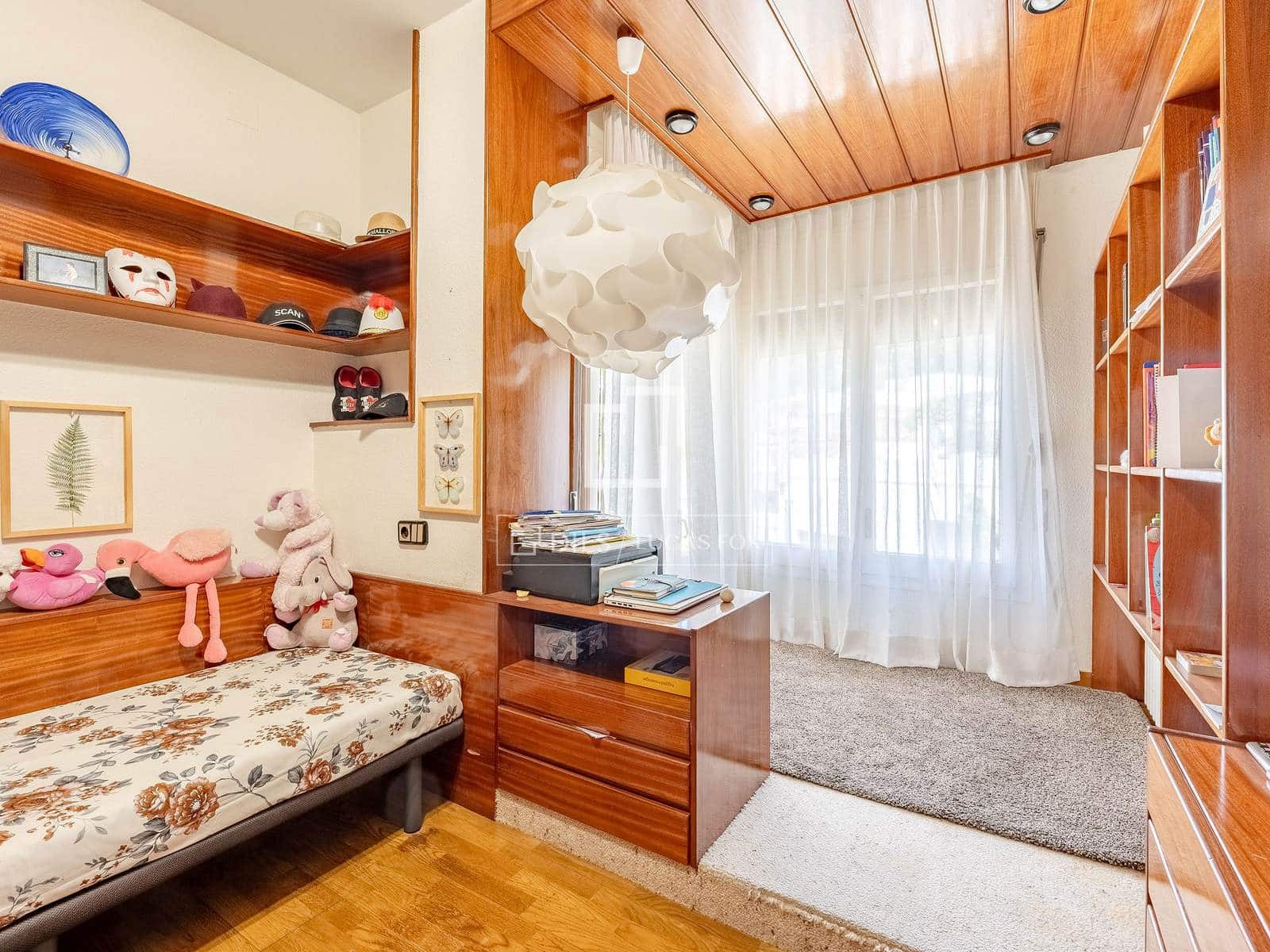5 slaapkamer Villa te koop in Sant Just Desvern met garage - € 1.250.000 (Ref: 9841711)