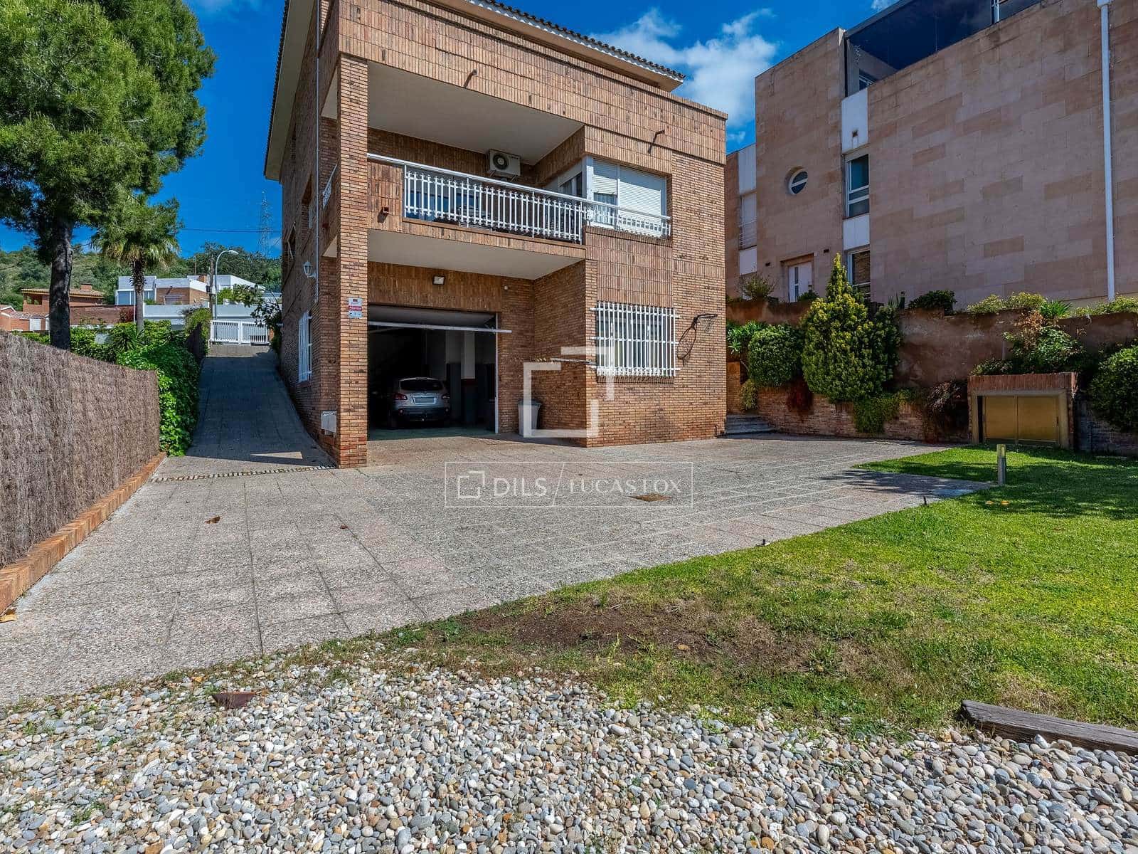 5 slaapkamer Villa te koop in Sant Just Desvern met garage - € 1.250.000 (Ref: 9841711)