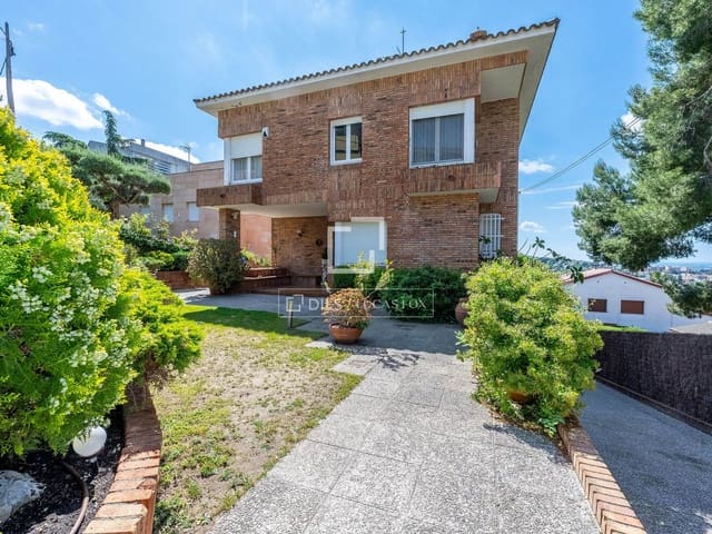 5 slaapkamer Villa te koop in Sant Just Desvern met garage - € 1.250.000 (Ref: 9841711)
