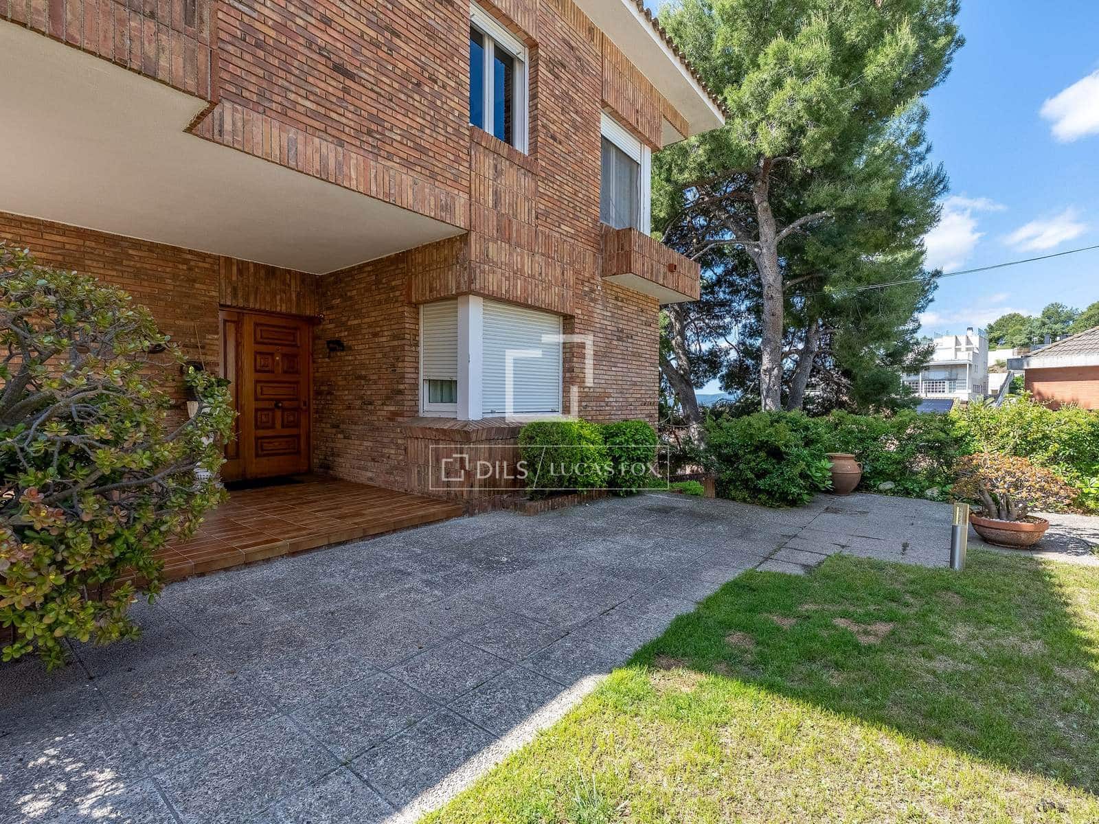 5 slaapkamer Villa te koop in Sant Just Desvern met garage - € 1.250.000 (Ref: 9841711)