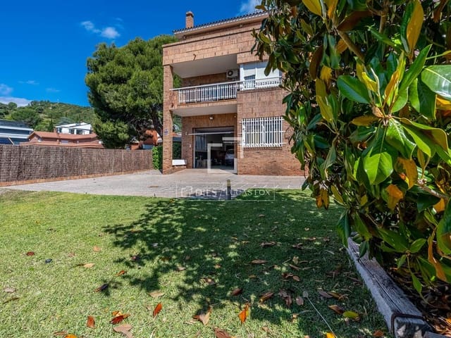5 slaapkamer Villa te koop in Sant Just Desvern met garage - € 1.250.000 (Ref: 9841711)