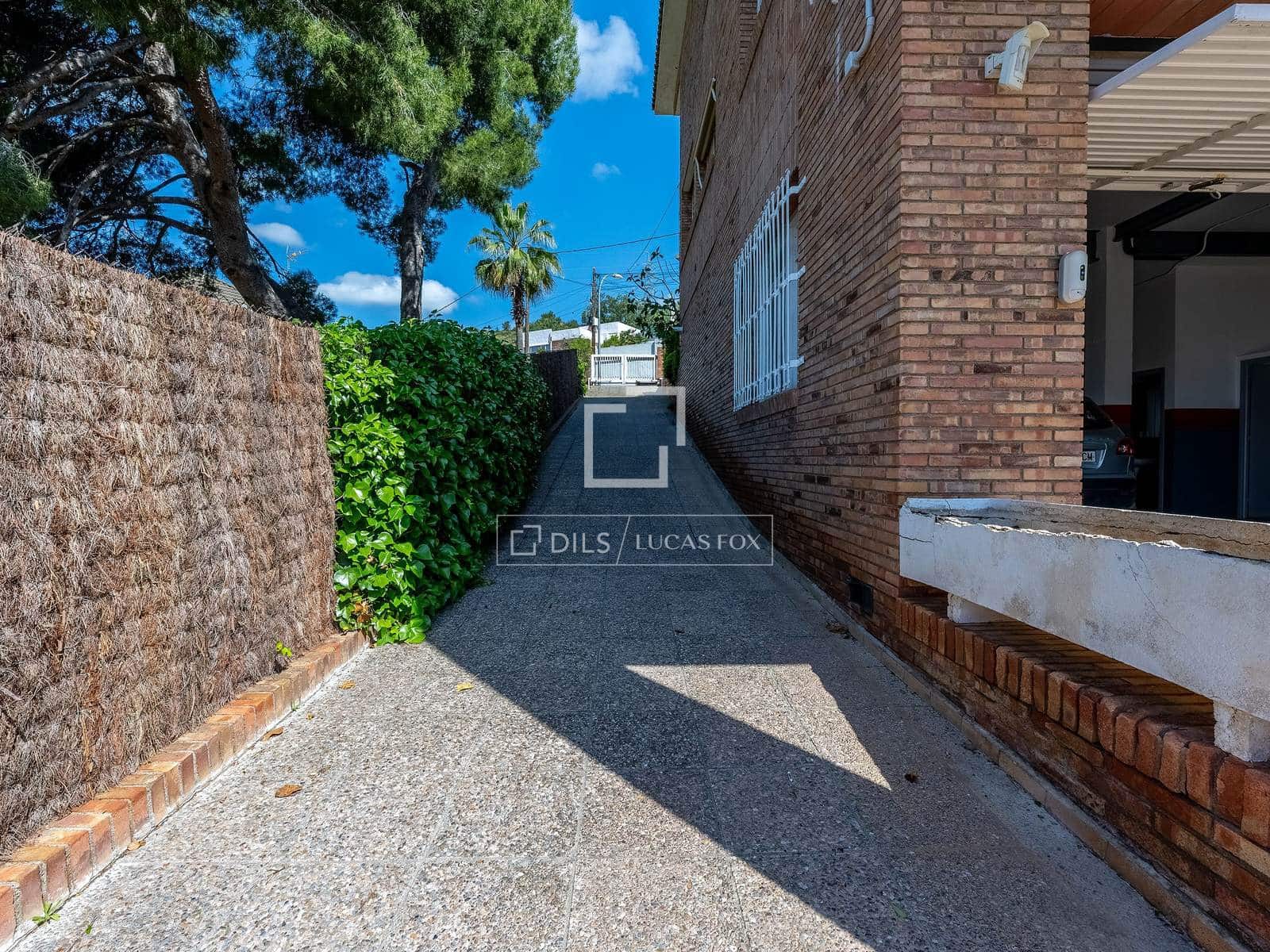 5 slaapkamer Villa te koop in Sant Just Desvern met garage - € 1.250.000 (Ref: 9841711)