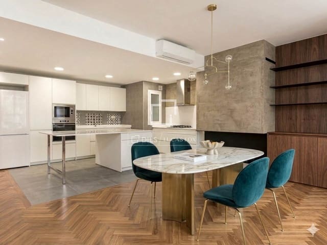Apartamento de 4 habitaciones en Barcelona ciudad en venta - 820.000 € (Ref: 9841802)